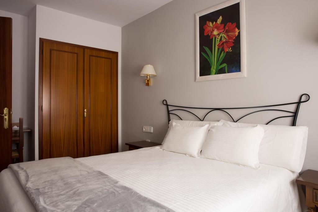Hotel Bruna Esterri D'Aneu Exterior photo